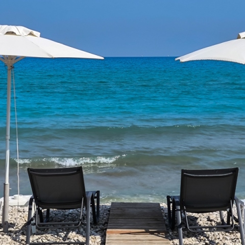 Επίδομα, παραλια, θαλασσα, ξαπλωστρες