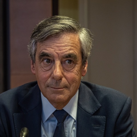 Σε 4ετή φυλάκιση με αναστολή καταδικάστηκε ο πρώην πρωθυπουργός της Γαλλίας Φρανσουά Φιγιόν