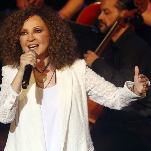 Εγκλωβισμένη στο Ισραήλ η Γλυκερία - Μέσω Αιγύπτου γίνονται προσπάθειες επιστροφής των Ελλήνων καλλιτεχνών