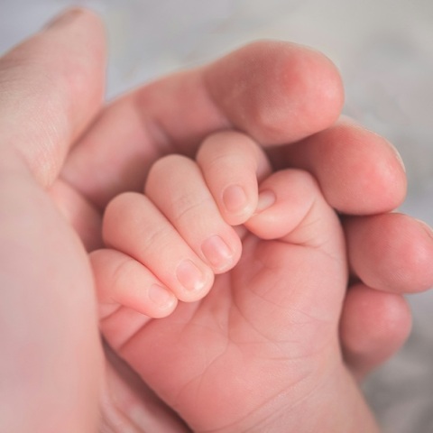 Θεσσαλονίκη: Άφηναν συνέχεια τα βράδια έξω στο μπαλκόνι το βρέφος, ανέφερε κάτοικος της γειτονιάς