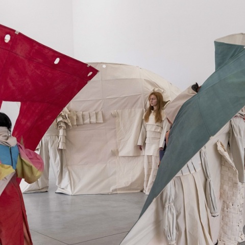 Νεφέλη Παπαδημούλη, Skinscapes, από την έκθεση «Ιn a bright green field» στο Μουσείο Μπενάκη