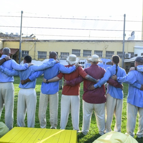 «Σφήκες» στις Φυλακές Κορυδαλλού, σε σκηνοθεσία Αικατερίνης Παπαγεωργίου