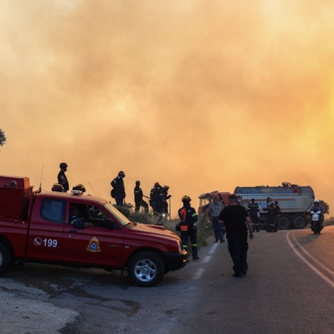 Φωτιά στη Χίο: Ο καπνός «ταξίδεψε» 500 χλμ ως τη δυτική Κρήτη - Δορυφορικές εικόνες