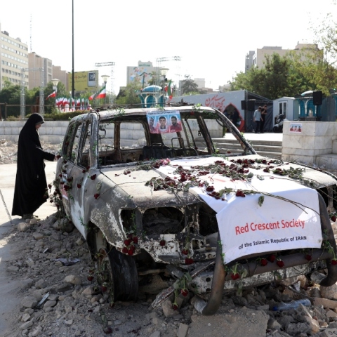 Ιράν, κατεστραμμενο οχημα, γυναικες
