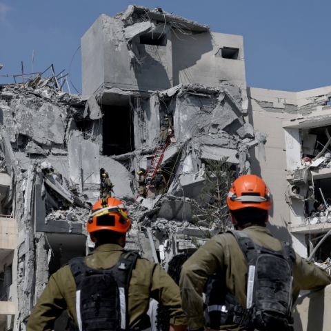 Ισραήλ, κατεστραμμενο κτιριο, διασωστες