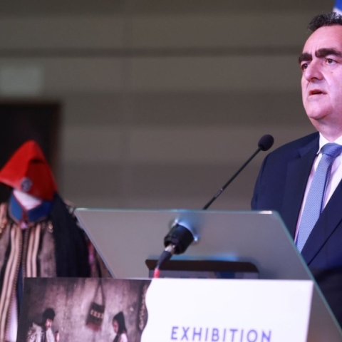 Μπελέρης, Έκθεση 