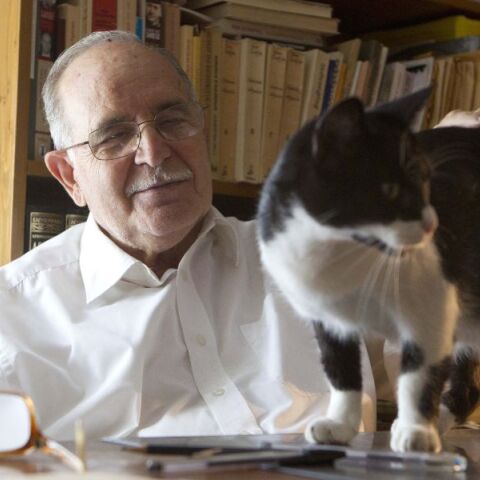 Το ΔΣ Θεσσαλονίκης εγκρίνει τη μεταφορά των οστών του ποιητή Ντίνου Χριστιανόπουλου στην Ευαγγελίστρια, τιμώντας την προσφορά του με τη δημιουργία μνημείου.