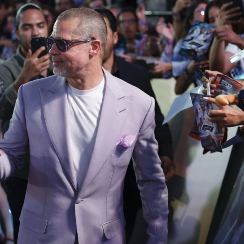 Ο Μπραντ Πιτ απαντά για το αν είχε γκέι εμπειρία 