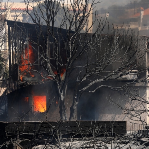 πυρκαγιά στη Παλαιά Φώκαια