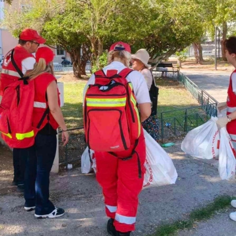 μελη του ΕλλΕλληνικού Ερυθρού Σταυρού