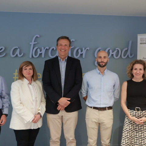 Ιωάννης Λεονάρδος, Καθηγητής, Τμήμα Βιολογικών  Εφαρμογών και Τεχνολογιών, Πανεπιστήμιο Ιωαννίνων  Κατερίνα Τσιβούρα, Διευθύντρια Μαρκετινγ και Εταιρικών Υποθέσεων, Nestlé Ελλάς  Νίκος Εμμανουηλίδης, Διευθύνων Σύμβουλος, Nestlé Ελλάς  Διονύσης Καρβέλης, Υπεύθυνος έργου, Εναλεία  Ελένη Στεφανίδου, Corporate Affairs & ESG Manager, Nestlé Ελλάς