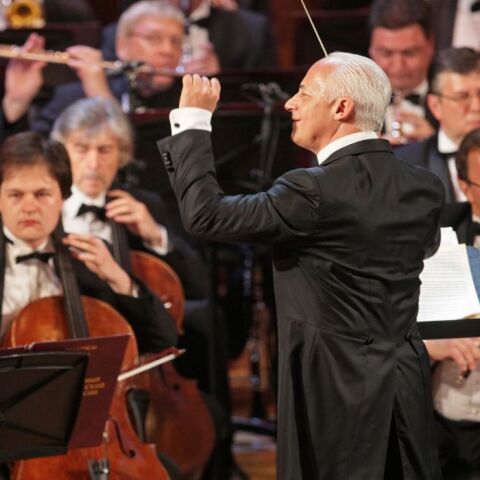 CEO πληρώνει 400.000 δολάρια για να διευθύνει τη Συμφωνική Ορχήστρα του Τορόντο