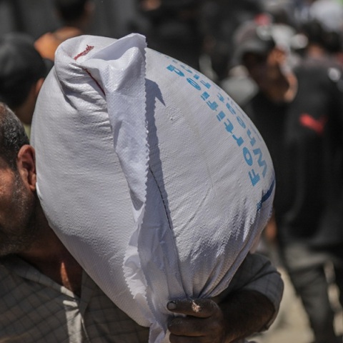 Κατάρρευση της τάξης στη Γάζα: Ένοπλες συμμορίες και φατρίες συγκρούονται για προμήθειες και την εξουσία