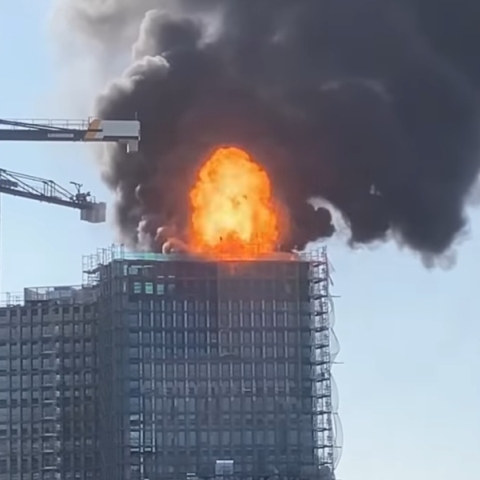 Γερμανία, Φωτιά σε πολυώροφο κτίριο