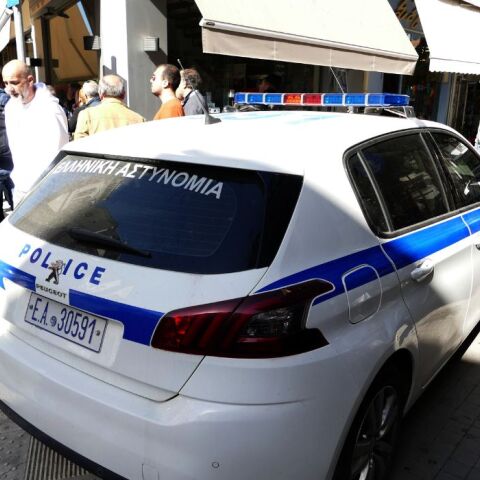 Αμαλιάδα: Συμπλοκή δυο γυναικών στο δρόμο...με καρφωμένο ψαλίδι