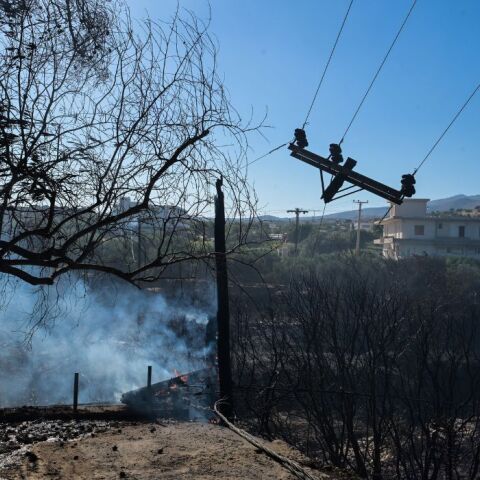 ΠΥΡΚΑΓΙΑ ΣΤΗΝ ΡΑΦΗΝΑ (ΤΑΤΙΑΝΑ ΜΠΟΛΑΡΗ/EUROKINISSI)