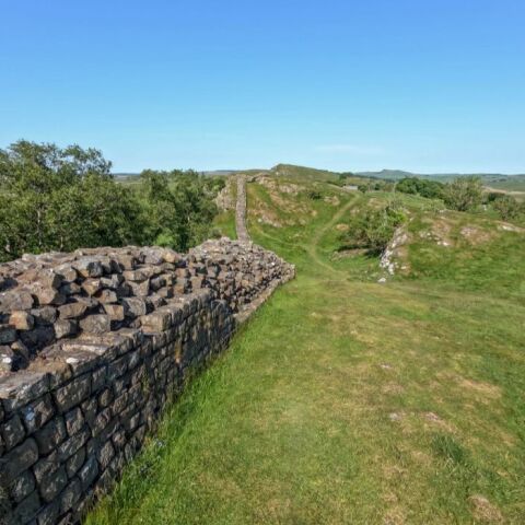 Σανδάλια ασυνήθιστα μεγάλου μεγέθους βρέθηκαν κοντά στο Τείχος του Αδριανού