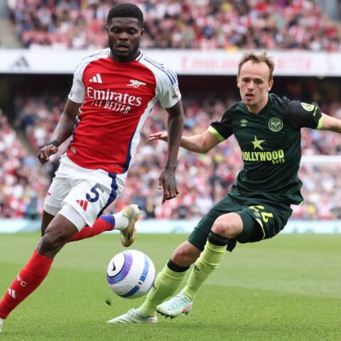 Πρώην ποδοσφαιριστής της Άρσεναλ κατηγορείται και επίσημα για βιασμό