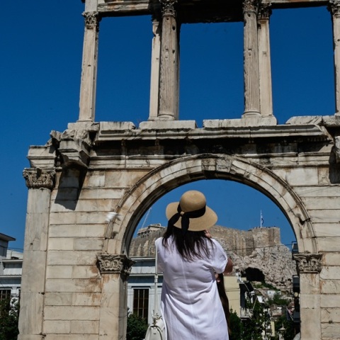 ΕΔΟΕΑΠ: Οδηγίες και μέτρα προφύλαξης από τον καύσωνα