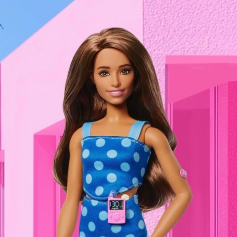  Η πρώτη κούκλα Barbie με διαβήτη