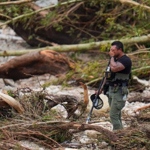 Τέξας, πλημμύρες, αστυνομικος