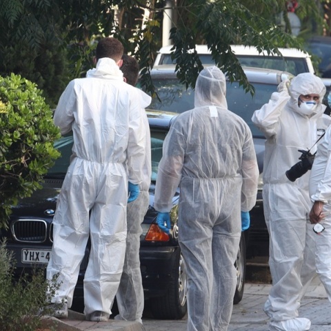 Γιατί δεν έσκασε η βόμβα έξω από το σπίτι του Γιάννη Πρετεντέρη - Τι ερευνούν οι Αρχές