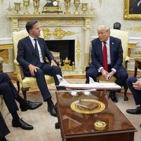 O ΓΓ του ΝΑΤΟ, Μαρκ Ρούτε με τον Ντόναλντ Τραμπ στον Λευκό Οίκο