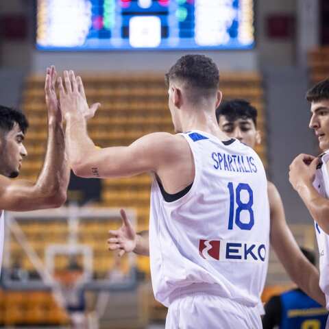 Ελλάδα - Ρουμανία 89-40: Περίπατος για την Εθνική Νέων που συνεχίζει ακάθεκτη