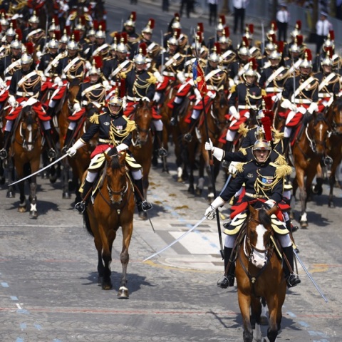 Γαλλία: Εντυπωσίασε η μεγάλη στρατιωτική παρέλαση για την «Ημέρα της Βαστίλης» στα Ηλύσια Πεδία