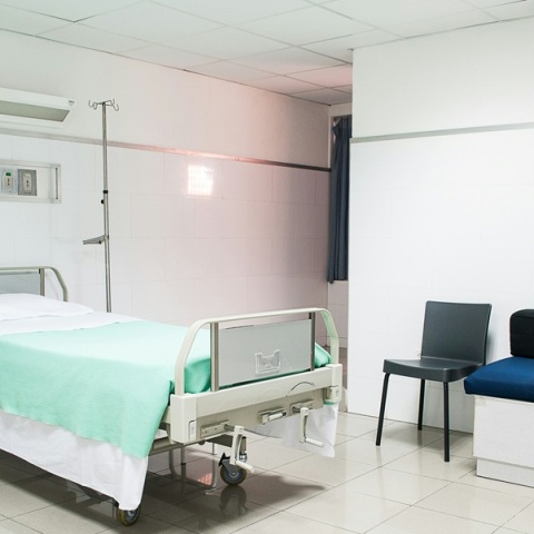 Έφοδος στην Ιατροδικαστική Υπηρεσία Πάτρας – Μεταφέρονται οι εκθέσεις από το 2020 για επανέλεγχο