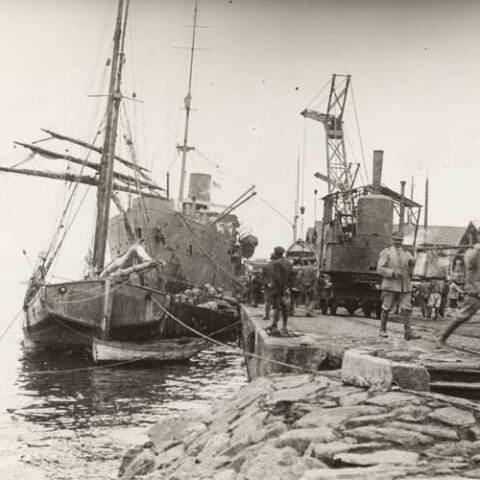 Πλοίο στο λιμάνι | Το λιμάνι | Συλ. Rog. Viollet