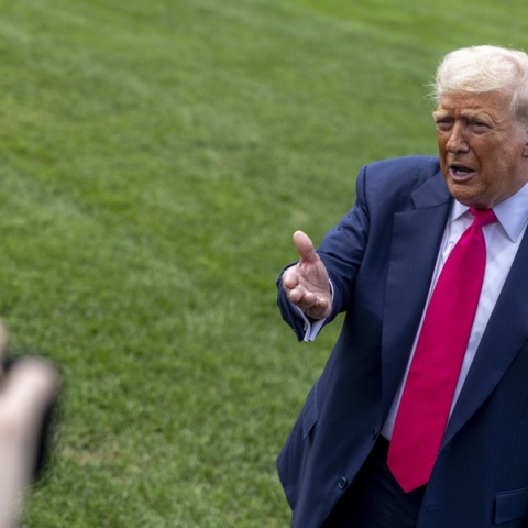 Στροφή 180 μοιρών από τον Τραμπ: Δεν παίρνω το μέρος κανενός στον πόλεμο της Ουκρανίας