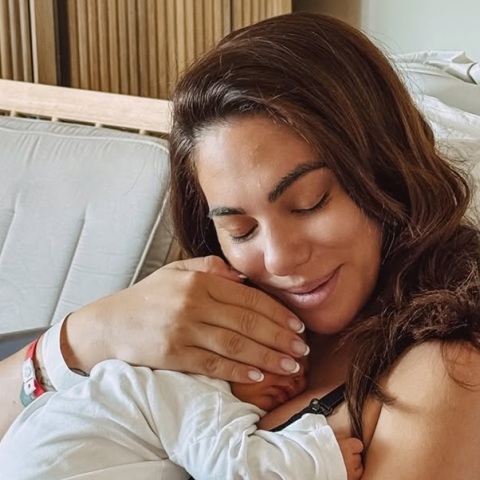 «Η πιο δυνατή μέρα της ζωής μου» - Η Ευρυδίκη Βαλαβάνη μοιράστηκε τις πρώτες φωτογραφίες από το μαιευτήριο