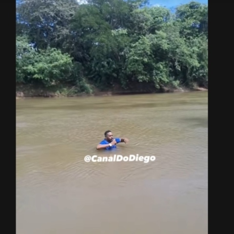 Βραζιλία, Δημοσιογράφος σε ποτάμι