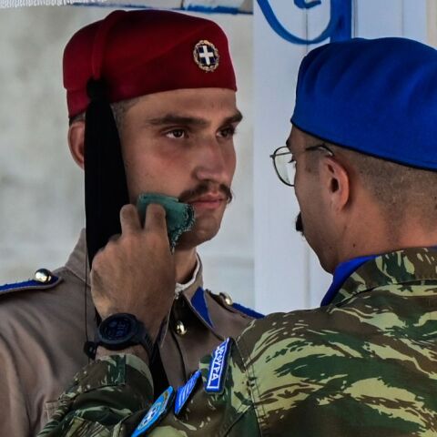 ΕΥΖΩΝΕΣ ΤΗΣ ΠΡΟΕΔΡΙΚΗΣ ΦΡΟΥΡΑΣ ΣΤΟΝ ΚΑΥΣΩΝΑ (ΜΙΧΑΛΗΣ ΠΑΠΑΝΙΚΟΛΑΟΥ/EUROKINISSI)