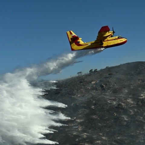 Φωτιά, αεροπλανο