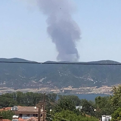 Φωτιά τώρα στη Θεσσαλονίκη στον δήμο Βόλβης