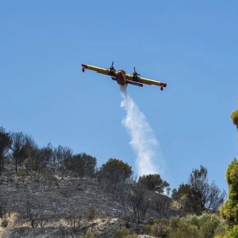 Φωτιά, αεροπλανο