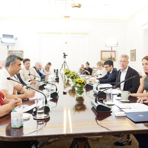 Συνάντηση Mητσοτάκη με εκπροσώπους ΑμεΑ για το πρόγραμμα «Προσβασιμότητα κατ’ οίκον»