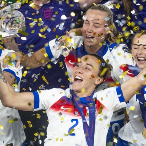 Euro Γυναικών 2025: Η Λούσι Μπρονζ αγωνίστηκε με κάταγμα στο πόδι από την αρχή του τουρνουά