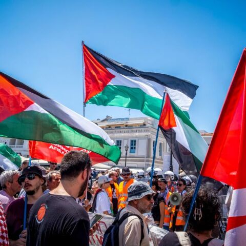 ΔΙΑΜΑΡΤΥΡΙΑ ΓΙΑ ΤΗΝ ΑΦΙΞΗ ΤΟΥ ΙΣΡΑΗΛΙΝΟΥ ΚΡΟΥΑΖΕΡΟΠΛΟΙΟΥ "CROWN IRIS" ΣΤΟ ΛΙΜΑΝΙ ΤΟΥ ΑΓΙΟΥ ΝΙΚΟΛΑΟΥ ΣΤΗΝ ΚΡΗΤΗ (ΑΝΤΩΝΗΣ ΖΟΥΡΙΔΑΚΗΣ/EUROKINISSI)