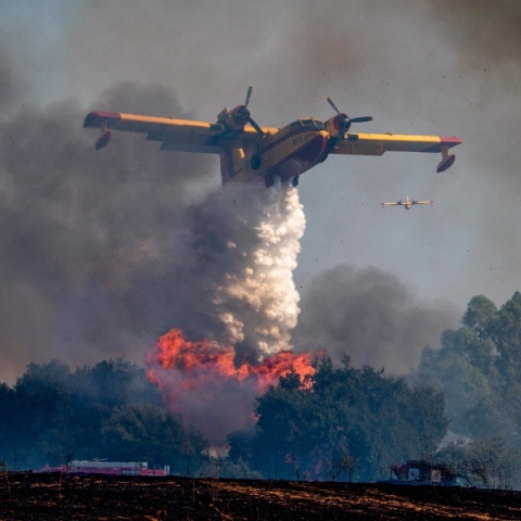Φωτιά, αεροπλανο