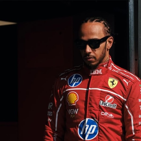 Απίστευτο ξέσπασμα του Χάμιλτον: Είμαι απλώς άχρηστος, η Ferrari χρειάζεται να αλλάξει οδηγό