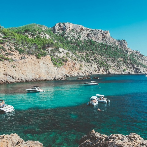 Μικρό αεροσκάφος συνετρίβη στη θάλασσα, ανοικτά της Μαγιόρκα - Νεκροί ο πιλότος και ο 13χρονος γιος του