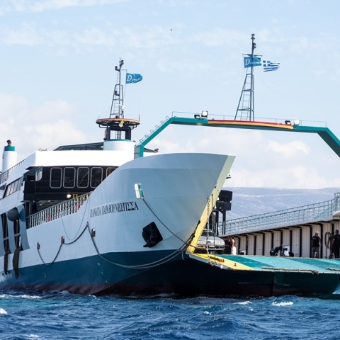 Προσάραξη φέρι μποτ στα Νέα Στύρα: Κατατέθηκε το σχέδιο ανέλκυσης - Το απόγευμα ξεκινούν οι εργασίες
