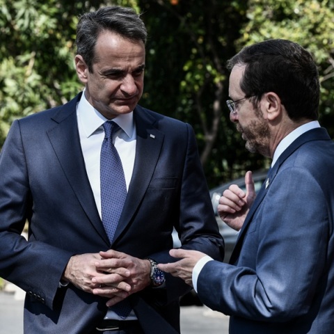 Τηλεφωνική επικοινωνία Μητσοτάκη - Χέρτζογκ: Ανάγκη άμεσης κατάπαυσης πυρός