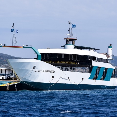 Προσάραξη φέρι μποτ στα Νέα Στύρα: Δεν προκύπτει βλάβη στα πηδάλια, λέει ο νηογνώμονας