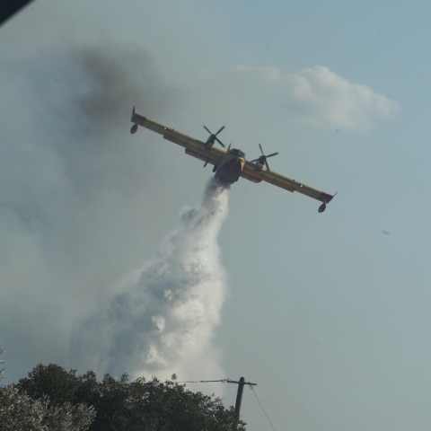 Φωτιά, αεροπλανο