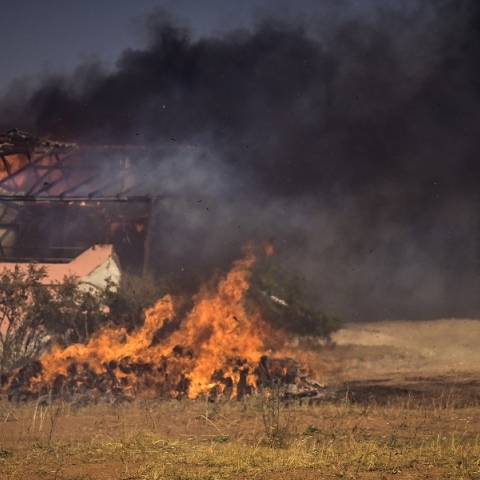 Φωτιά στην Κερατέα