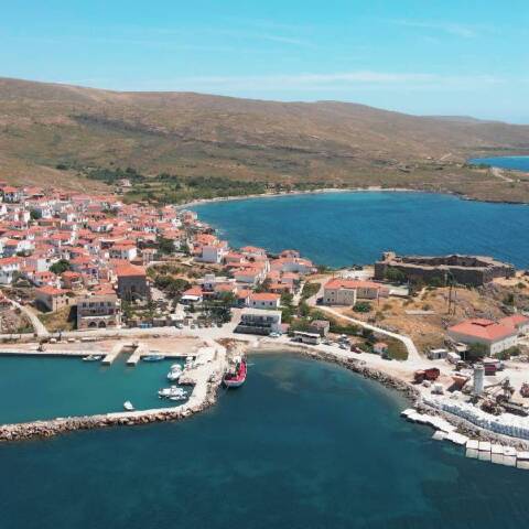 Λέσβος: 8 λόγοι για να την επισκεφτείς αυτό το καλοκαίρι